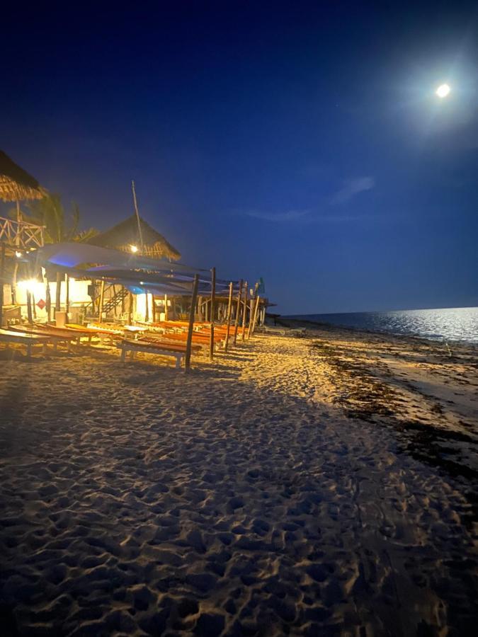 Luwa Beach&Suits Bed & Breakfast Watamu Exterior photo